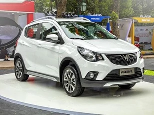Mua xe hạng A 'full option', chọn VinFast Fadil hay Honda Brio RS?