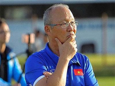 Giữ chân HLV Park Hang Seo: Tưởng dễ mà… khó