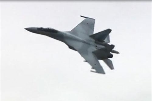 CLIP: Máy bay chiến đấu Su-35S của Nga "khoe" kỹ năng nhào lộn