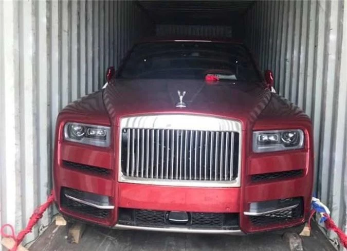 Rolls-Royce Cullinan thứ tư hơn 41 tỷ màu độc về Việt Nam