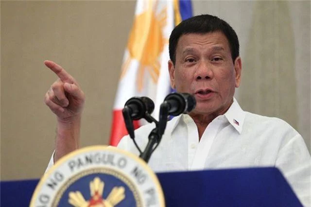 Tổng thống Philippines dọa bỏ tù người đòi luận tội ông vì “làm bạn” với Trung Quốc - 1