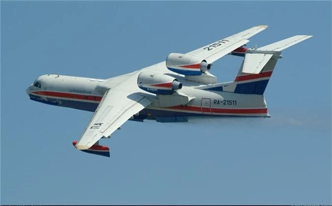 Trung thuy phi co Be-200 o Paris, Nga ban bi mat tuyet dinh-Hinh-2
