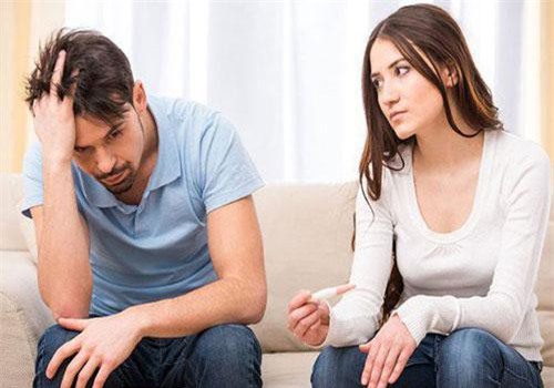 Người yêu kéo tôi đến cây ATM và khoe mức lương khủng nhưng chuyện trớ trêu sau đó khiến chúng tôi đều sững người