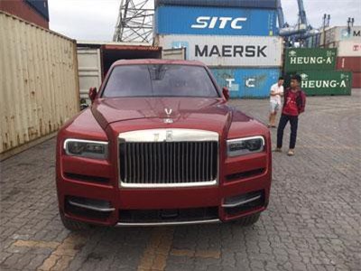 Rolls-Royce Cullinan thứ tư hơn 41 tỷ, màu 'độc' về Việt Nam