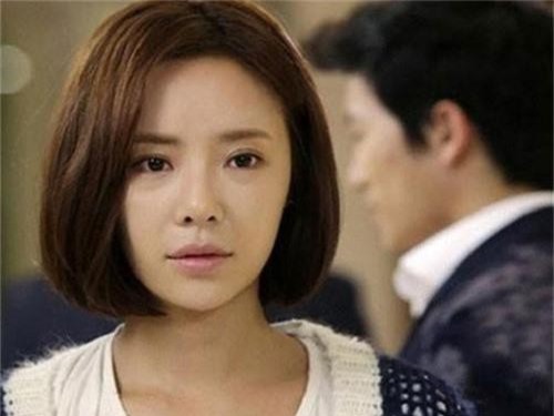 Cuộc điện thoại tiết lộ quá khứ sốc của vợ sắp cưới