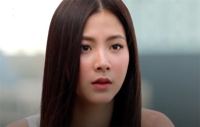 Nghi ngờ chồng ngoại tình vì liên tục về muộn, hành vi lén lút, vợ theo dõi rồi lặng người trước bí mật khó tin