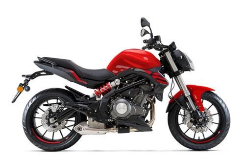 Naked bike giá gần 120 triệu ở Việt Nam có gì để cạnh tranh với Yamaha YZF-R3?