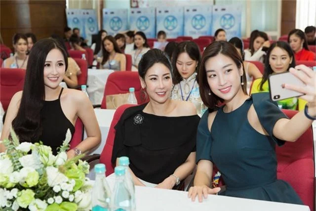 Nhan sắc xinh đẹp của 3 nàng hậu. Nhan sắc xinh đẹp của 3 nàng hậu.