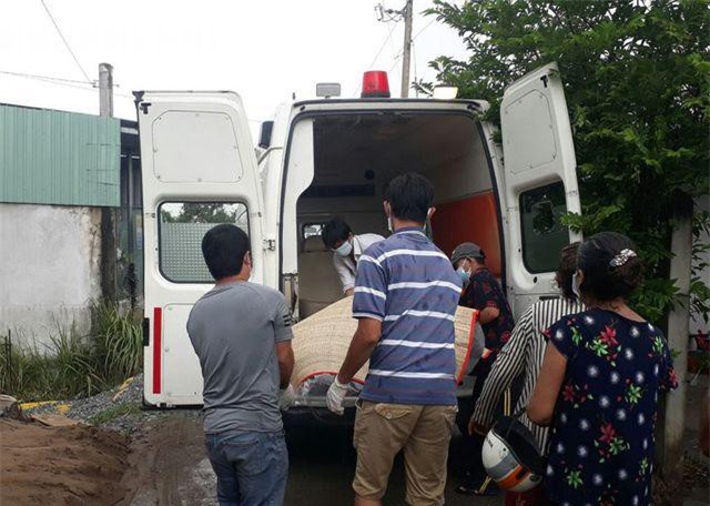 Long An: Thi thể người đàn ông chết đã lâu trong căn phòng trọ bị xới tung