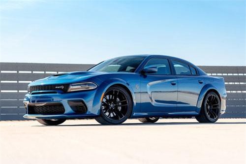 CLIP: Cận cảnh sedan mạnh 707 mã lực, vận tốc tối đa 315 km/h