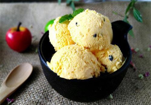 Nắng đỉnh điểm, làm ngay kem xoài giải nhiệt cho cả nhà thôi!