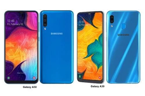 Samsung Galaxy A50 và Galaxy A30 (phải).