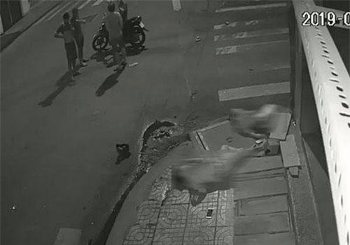 Vụ taxi đâm văng 2 người rồi bỏ chạy: Nếu bạn có mặt trong đêm hôm ấy, bạn có dừng lại để giúp đỡ?