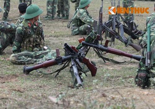 Ngỡ ngàng thiết kế súng chống tăng bắn... hơi của Việt Nam