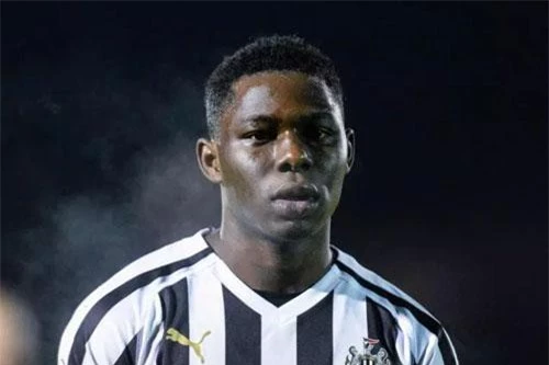 10. Yannick Toure (Newcastle, vị trí: tiền đạo, sinh năm 2000).