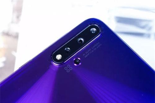 Smartphone 4 camera sau, cấu hình mạnh hơn Samsung Galaxy A80, giá 9,49 triệu