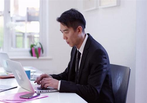 Ngay ngày đầu về ra mắt, bạn gái đã tỏ vẻ khó chịu, không ngờ trong lễ đính hôn, cô ấy còn đưa ra yêu cầu khiến cả nhà tôi không thể chấp nhận