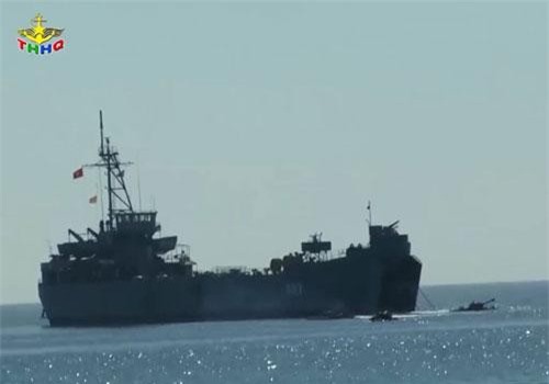 Việt Nam nâng cấp hàng loạt tàu chiến Mỹ thế nào?