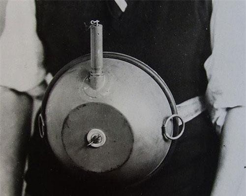 Mìn limpet - Vũ khí cổ điển trong cuộc chiến trên biển