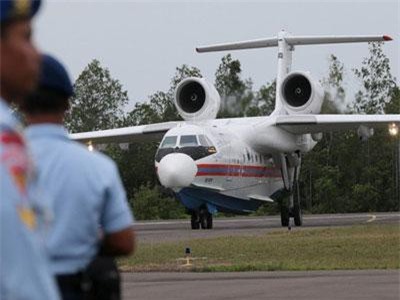 Giữa cấm vận, Nga vẫn “nghĩa hiệp” bán máy bay cho Mỹ