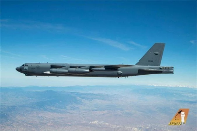 B-52 xuat hien kem vu khi sieu thanh AGM-183A: Nga phat hoang!