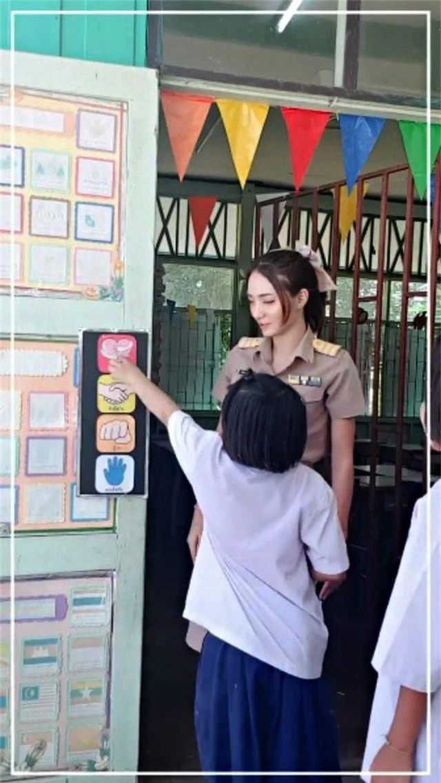 Cô giáo người Thái Lan xinh tựa thiên thần - 2