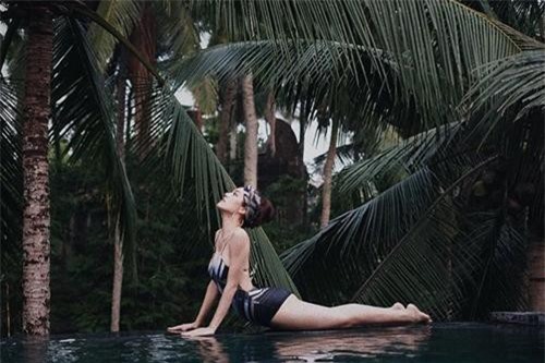 Vòng eo cuộn múi hiếm có khó tìm của cựu Hoa khôi thiếu nữ Thái Lan