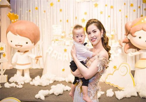 Vợ cũ Việt Anh "xù lông", tiết lộ chồng cũ có người yêu mới?