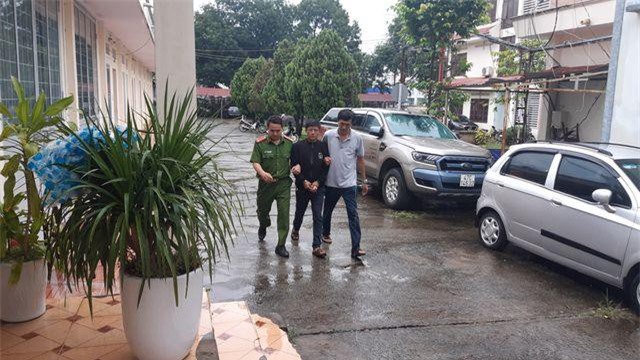 Đắk Lắk: Đối tượng mang búa đi cướp vàng bị bắt gọn khi đang bán vàng