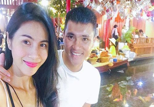 Công Vinh than thở đưa hết tiền cho vợ giữ nhưng Thủy Tiên vẫn "ở nhà buồn nhậu hoài"