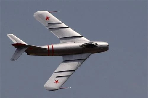 Tiêm kích MiG-17F của Không quân Liên Xô. Ảnh: Wikipedia.