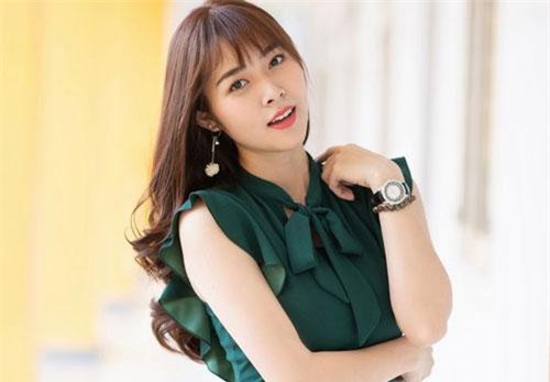 Giữa "tâm bão" ly hôn chấn động, Diệp Bảo Ngọc chọn giấu người yêu trong bóng tối