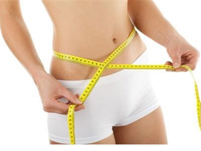 Bơm hút mỡ tự thân làm đẹp - Lợi ích và nguy cơ