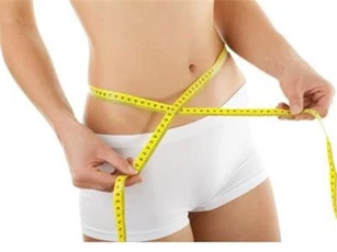 Bơm hút mỡ tự thân làm đẹp - Lợi ích và nguy cơ