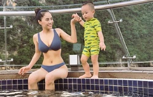 Làm mẹ bỉm sữa, bận tối mắt nhưng loạt mỹ nhân này vẫn chăm chỉ đăng "ảnh nóng"