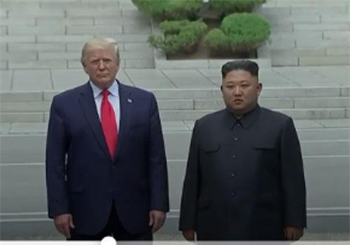 CLIP: Bước chân lịch sử của Tổng thống Trump trên lãnh thổ Triều Tiên
