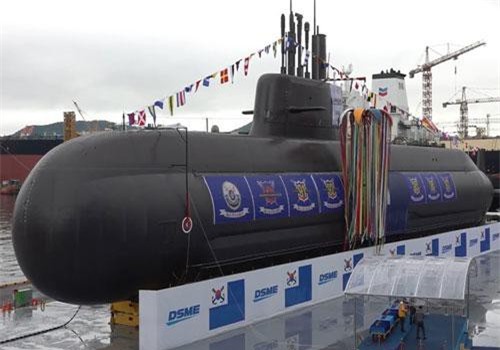 Cận cảnh tàu ngầm tấn công mới nhất Hàn Quốc đang thử nghiệm