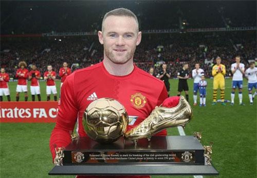 Rooney đưa ra tuyên bố gây sốc về 2 HLV Van Gaal và Sir Alex Ferguson