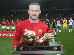 Rooney đưa ra tuyên bố gây sốc về 2 HLV Van Gaal và Sir Alex Ferguson