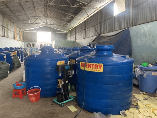 Hậu Giang: Cục QLTT kiểm tra ô tô chở số lượng lớn phân bón, chế phẩm sinh học