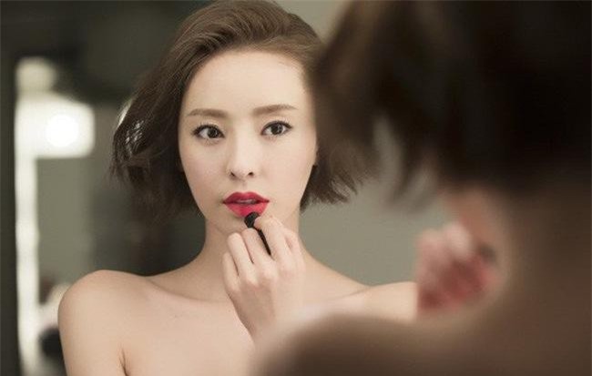 Cô vợ cao tay đầy tinh tế chẳng cần đánh ghen, thậm chí im ỉm như không hay biết gì vẫn nhẹ tênh kéo chồng về từ tay kẻ thứ ba