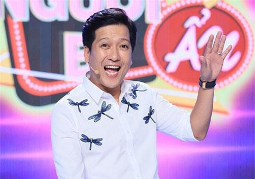 Trường Giang bất ngờ nhận lời khen của khán giả khi dẫn chương trình "Người bí ẩn" sau hàng loạt chỉ trích kém duyên