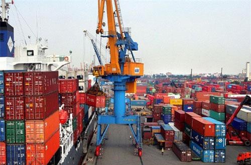 Xuất khẩu tăng tốc, cán cân thương mại nửa đầu tháng 6 đổi chiều