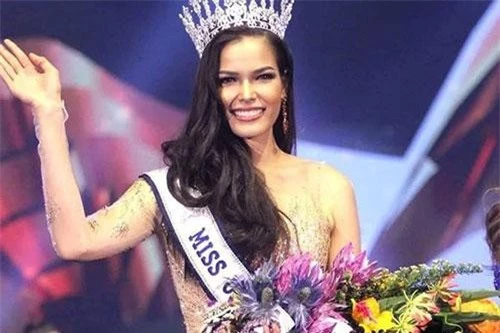 Tối 29/6, người đẹp Paweensuda Drouin đã đăng quang ngôi vị Hoa hậu Hoàn vũ Thái Lan 2019 trong đêm chung kết diễn ra tại tòa nhà Thunder Dome thuộc khu phức hợp Muang Thong Thani (Thái Lan).