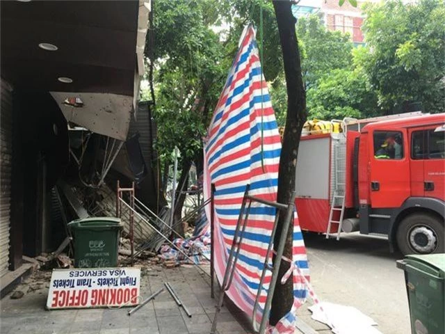 Hà Nội: Sập nhà trên phố Hàng Bông - 3