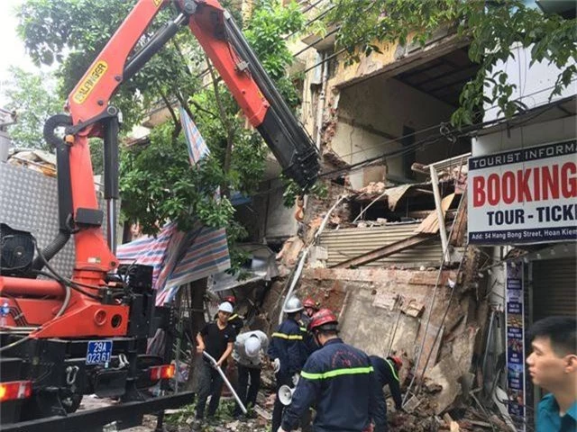 Hà Nội: Sập nhà trên phố Hàng Bông - 4