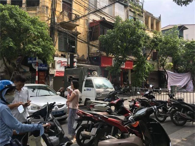 Hà Nội: Sập nhà trên phố Hàng Bông - 6