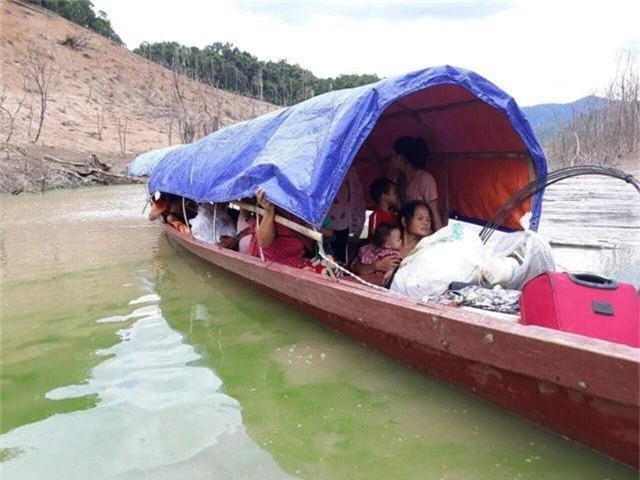 Hồ thủy điện lớn bậc nhất Bắc Miền Trung cạn trơ đáy, hoang tàn như vùng đất chết - 8