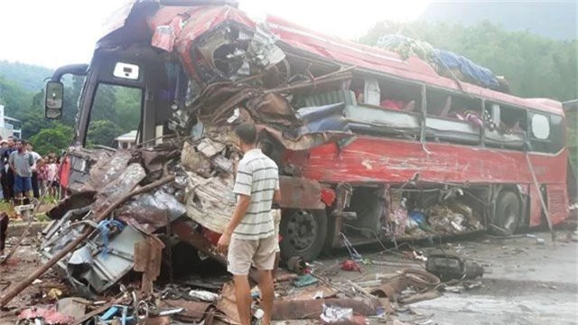 Vụ tai nạn 3 người chết, 38 người bị thương: Chủ xe khách “dính” nhiều sai phạm - 2