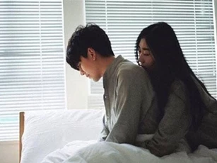 Giả vờ bị vỡ nợ để thử lòng vợ, không ngờ buổi chiều hôm đó, vợ lại đưa tôi một cái hộp gỗ lớn